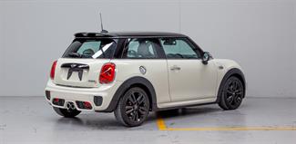 2015 Mini Cooper - Thumbnail