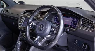 2017 Volkswagen Tiguan - Thumbnail