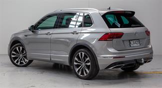 2017 Volkswagen Tiguan - Thumbnail