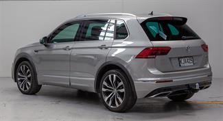 2017 Volkswagen Tiguan - Thumbnail