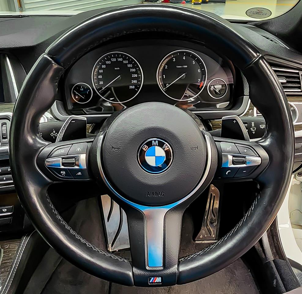 2015 BMW 523i